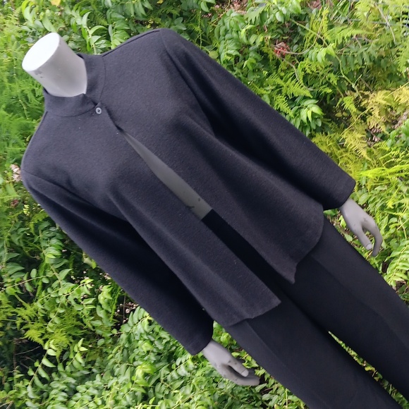 EILEEN FISHER (USA) LADIES PURE WOOL BLACK (1) BUTTON CLOSURE SWEATER-JACKET - Picture 8 of 17